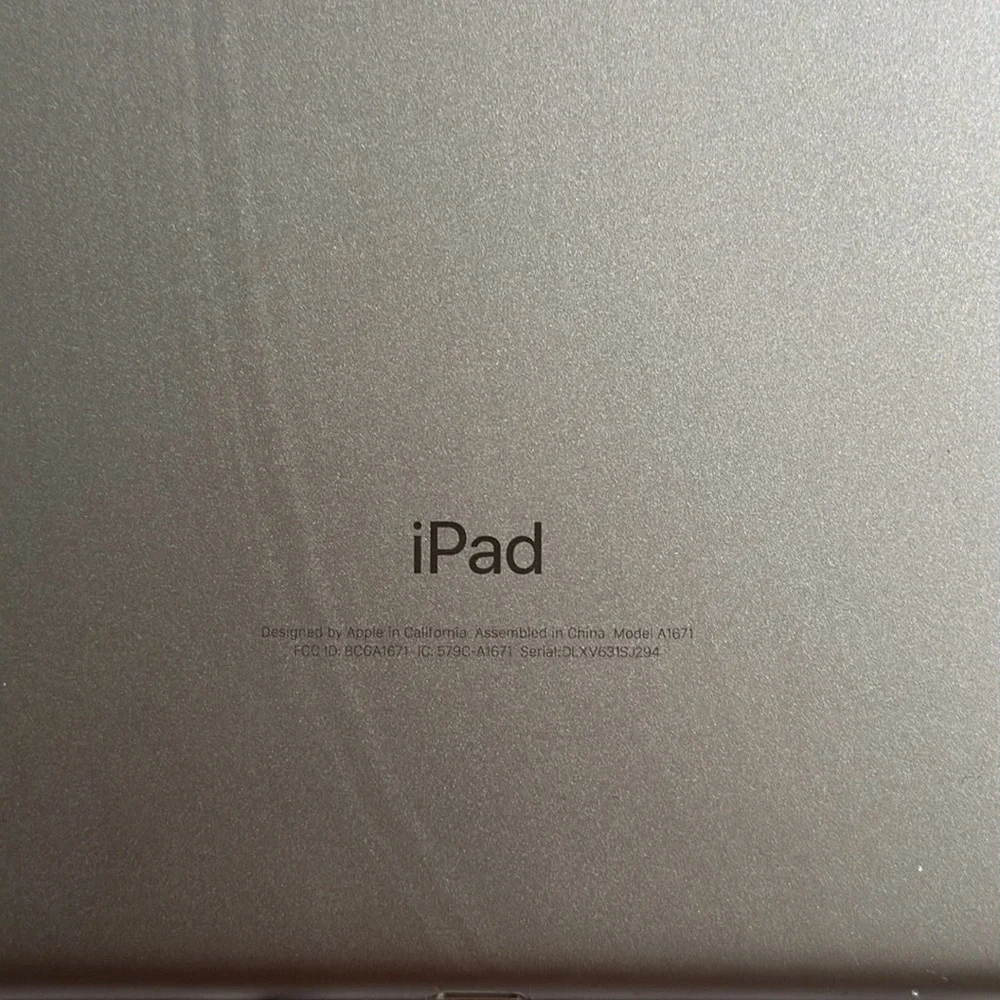 Great condition. Factory settings. Apple 12.9 inch iPad Pro 2Nd Generation